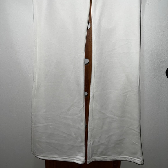 ๐ Edikted Cruz Low Rise Flared Sweatpants - Picture 6 of 9